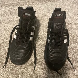 Adidas Mondial Team Turf/ Indoor Soccer Shoes- size 5